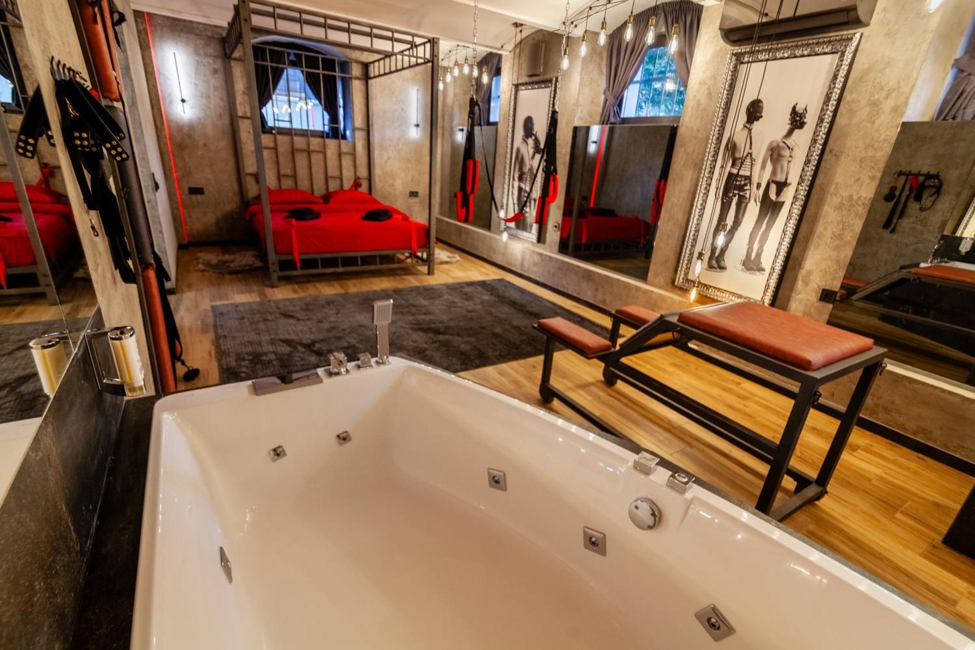 Royal Hot Jucuzzi Apartment 리비프 외부 사진