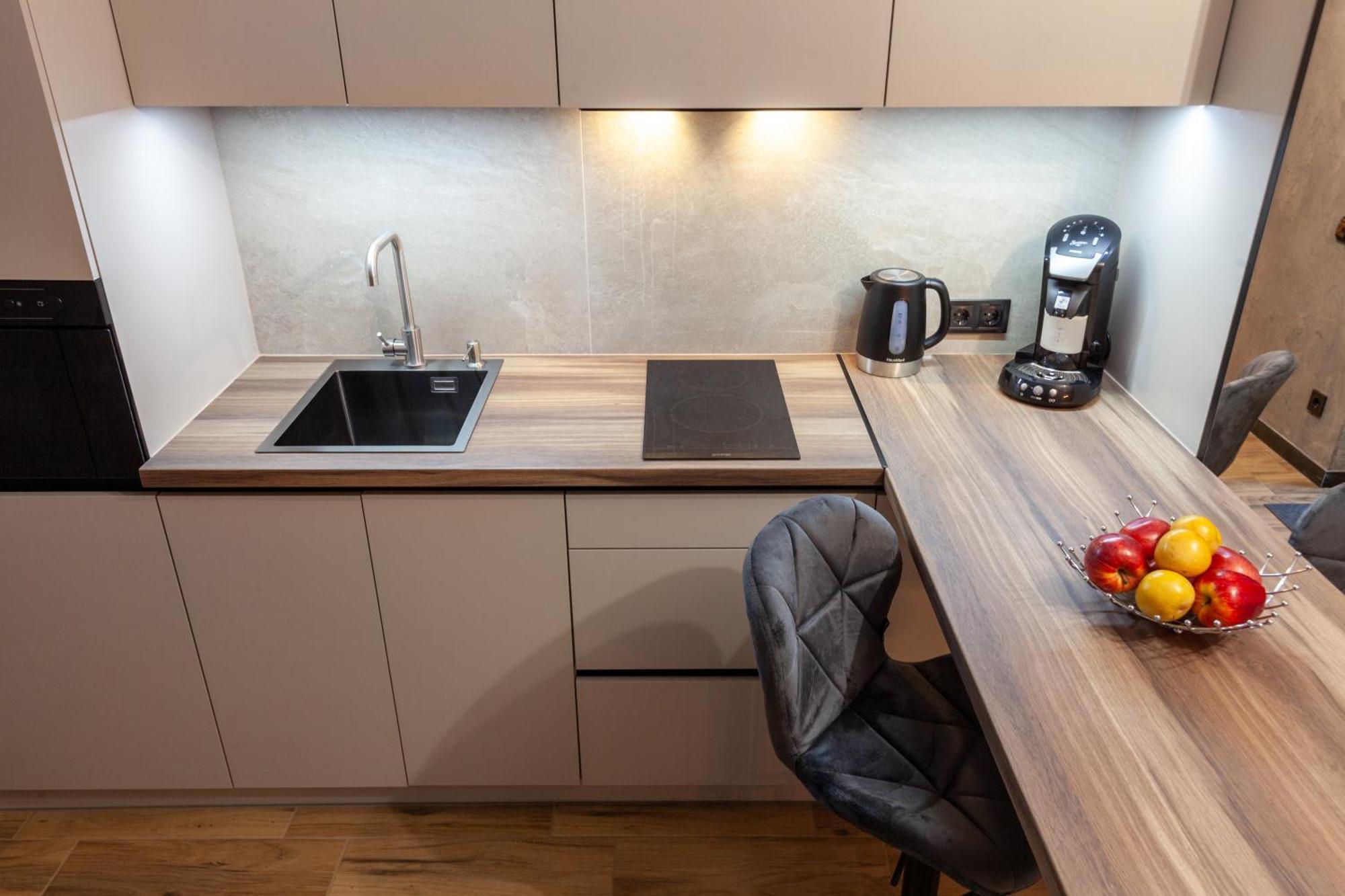 Royal Hot Jucuzzi Apartment 리비프 외부 사진