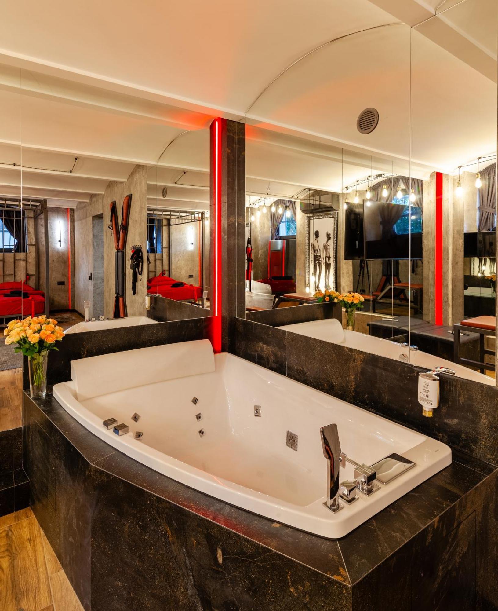 Royal Hot Jucuzzi Apartment 리비프 외부 사진